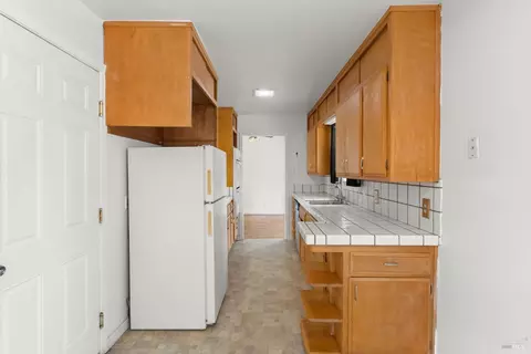Kitchen - 2446 Helen Ave, Vallejo, CA 94591 photo 4 of 4