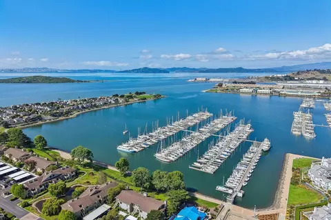 View/Area - 326 Commodore Dr, Richmond, CA 94804 photo 7 of 11
