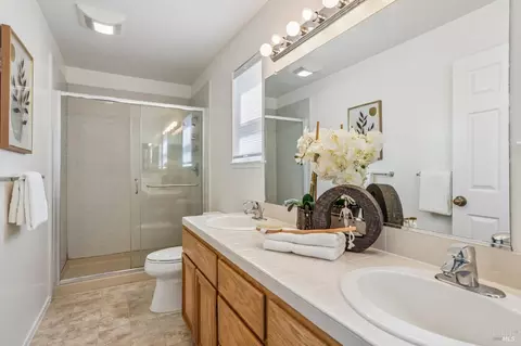 Bath - 326 Commodore Dr, Richmond, CA 94804 photo 2 of 3