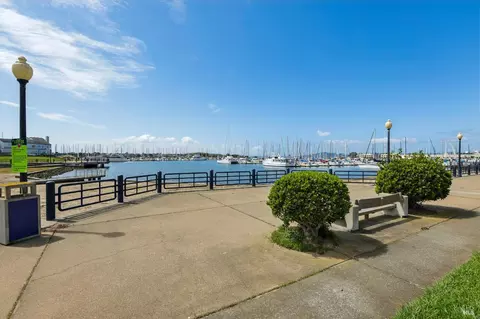 View/Area - 326 Commodore Dr, Richmond, CA 94804 photo 10 of 11