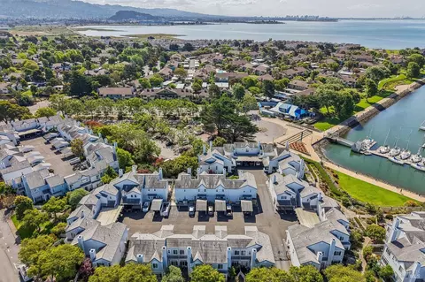 View/Area - 326 Commodore Dr, Richmond, CA 94804 photo 2 of 11