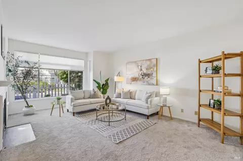 Living - 326 Commodore Dr, Richmond, CA 94804 photo 2 of 4