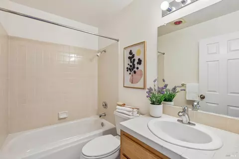 Bath - 326 Commodore Dr, Richmond, CA 94804 photo 3 of 3