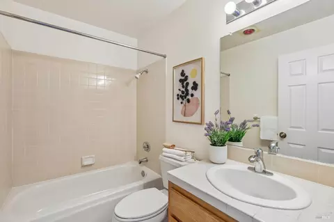 Bath - 326 Commodore Dr, Richmond, CA 94804 photo 3 of 3