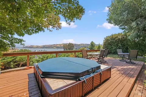 Exterior - 168 Breezewalk Dr, Vallejo, CA 94591 photo 7 of 12