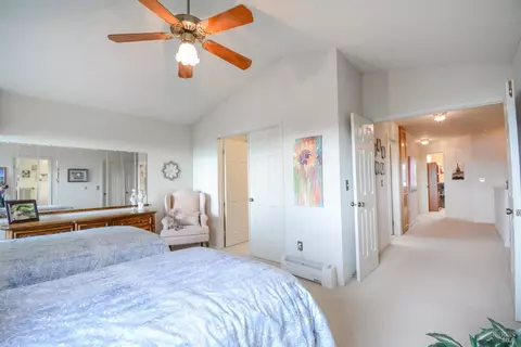Bedroom - 168 Breezewalk Dr, Vallejo, CA 94591 photo 7 of 8