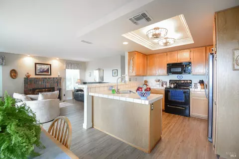 Kitchen - 168 Breezewalk Dr, Vallejo, CA 94591 photo 1 of 3