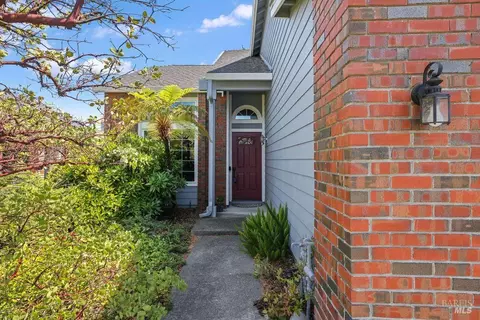Exterior - 168 Breezewalk Dr, Vallejo, CA 94591 photo 4 of 12