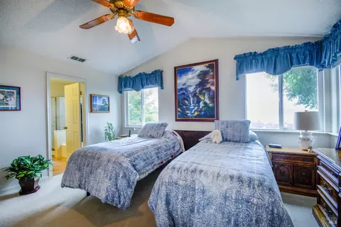Bedroom - 168 Breezewalk Dr, Vallejo, CA 94591 photo 5 of 8