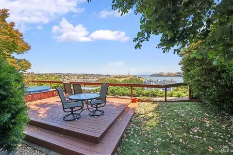 Exterior - 168 Breezewalk Dr, Vallejo, CA 94591 photo 5 of 12