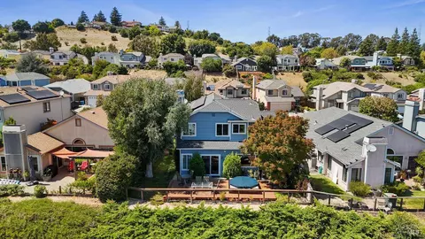 View/Area - 168 Breezewalk Dr, Vallejo, CA 94591 photo 5 of 15