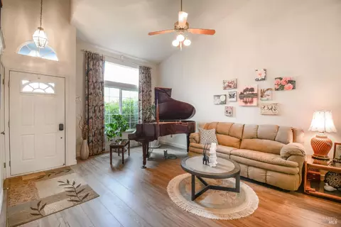 Entry Way - 168 Breezewalk Dr, Vallejo, CA 94591 photo 1 of 2