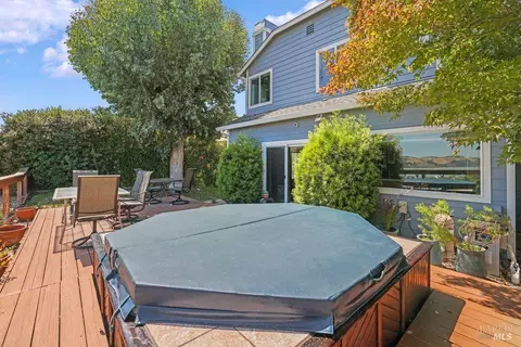 Exterior - 168 Breezewalk Dr, Vallejo, CA 94591 photo 8 of 12