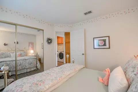 Bedroom - 168 Breezewalk Dr, Vallejo, CA 94591 photo 3 of 8