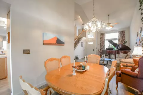 Dining - 168 Breezewalk Dr, Vallejo, CA 94591 photo 2 of 3