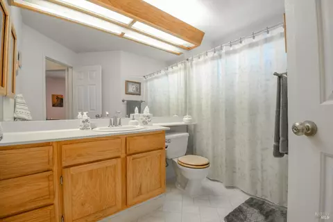 Bath - 168 Breezewalk Dr, Vallejo, CA 94591 photo 4 of 4