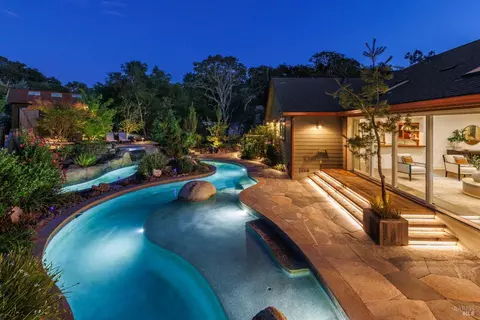 1889 Riebli Rd, Santa Rosa, CA 95404
