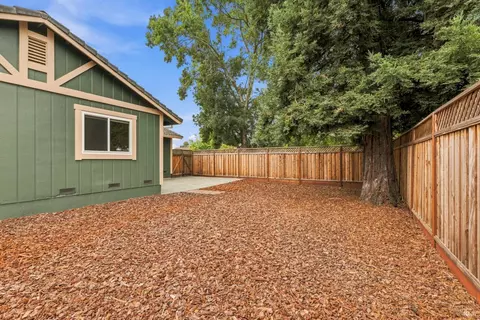 Exterior - 1101 Daniel Dr, Petaluma, CA 94954 photo 8 of 17