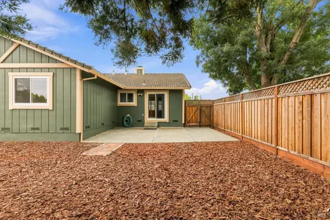 Exterior - 1101 Daniel Dr, Petaluma, CA 94954 photo 6 of 17