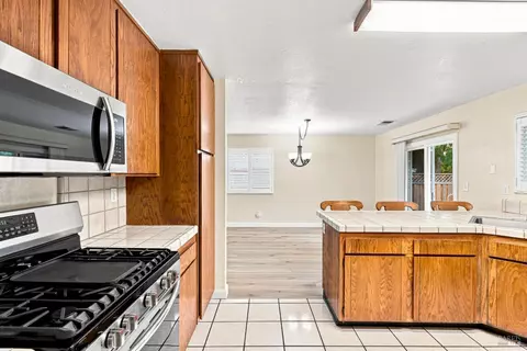 Kitchen - 1101 Daniel Dr, Petaluma, CA 94954 photo 4 of 4