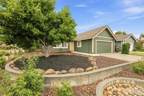 Exterior - 1101 Daniel Dr, Petaluma, CA 94954 photo 13 of 17