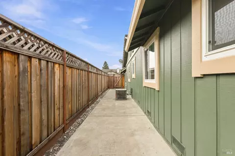 Exterior - 1101 Daniel Dr, Petaluma, CA 94954 photo 9 of 17