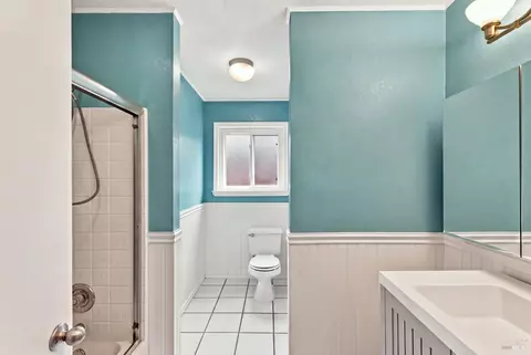 Bath - 1101 Daniel Dr, Petaluma, CA 94954 photo 1 of 4