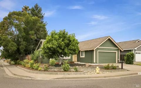 Exterior - 1101 Daniel Dr, Petaluma, CA 94954 photo 15 of 17
