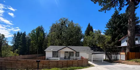 6274 Van Keppel Rd, Forestville, CA 95436