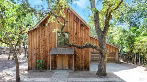 Exterior - 19270 7th St E, Sonoma, CA 95476 photo 2 of 8