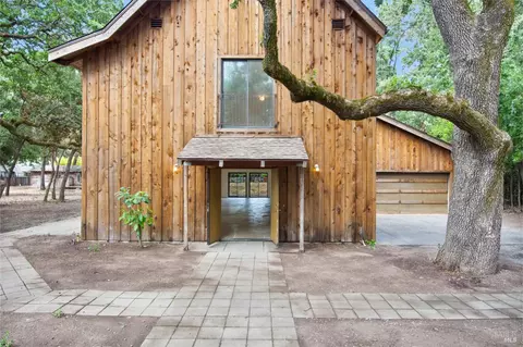 Exterior - 19270 7th St E, Sonoma, CA 95476 photo 3 of 8