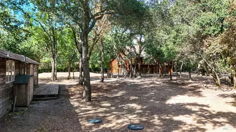 Exterior - 19270 7th St E, Sonoma, CA 95476 photo 6 of 8