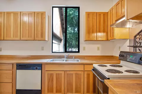 Kitchen - 19270 7th St E, Sonoma, CA 95476 photo 2 of 3