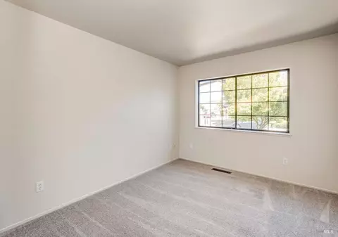 Bedroom - 301 Darley Dr, Vallejo, CA 94591 photo 1 of 5