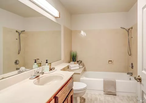 Bath - 301 Darley Dr, Vallejo, CA 94591 photo 1 of 4