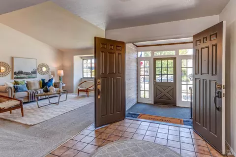 Entry Way - 301 Darley Dr, Vallejo, CA 94591 photo 2 of 5