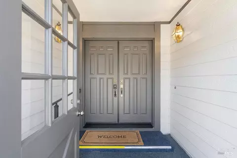 Entry Way - 301 Darley Dr, Vallejo, CA 94591 photo 1 of 5