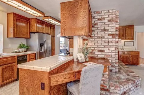 Kitchen - 301 Darley Dr, Vallejo, CA 94591 photo 5 of 6