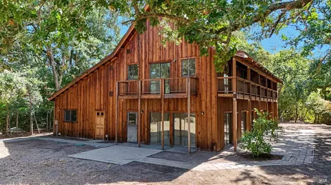 Exterior - 1050 Castle Rd, Sonoma, CA 95476 photo 2 of 8
