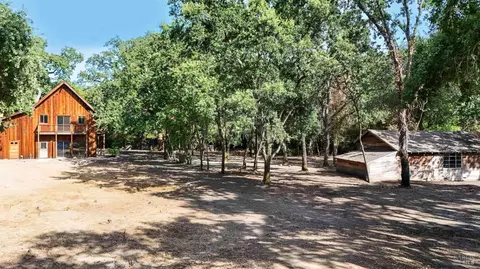 Exterior - 1050 Castle Rd, Sonoma, CA 95476 photo 5 of 8
