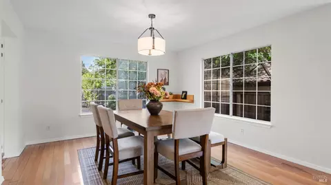 Dining - 1252 B St, Petaluma, CA 94952 photo 2 of 3