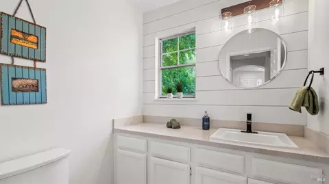 Bath - 1252 B St, Petaluma, CA 94952 photo 1 of 5