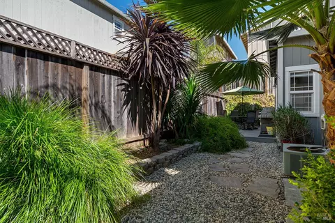 Exterior - 34 W Brookside Dr, Cloverdale, CA 95425 photo 7 of 8