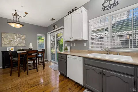 Kitchen - 34 W Brookside Dr, Cloverdale, CA 95425 photo 4 of 4