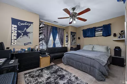 Bedroom - 34 W Brookside Dr, Cloverdale, CA 95425 photo 2 of 3