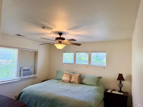 Bedroom - 34 W Brookside Dr, Cloverdale, CA 95425 photo 1 of 3