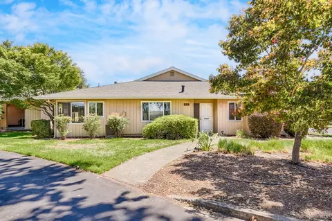 1 Meadowgreen Ct, Santa Rosa, CA 95409