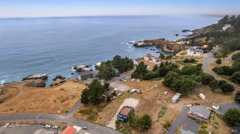240 Wave Dr, Shelter Cove, CA 95589 photo 4