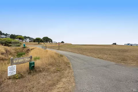 240 Wave Dr, Shelter Cove, CA 95589 photo 8