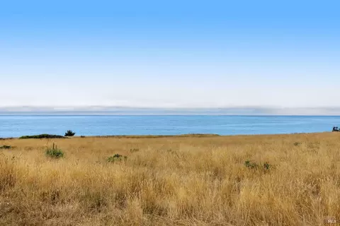 240 Wave Dr, Shelter Cove, CA 95589 photo 6